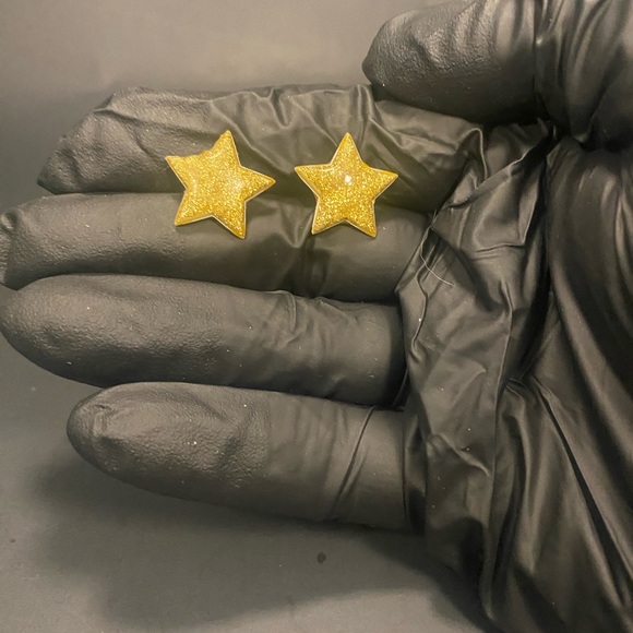 Gold colored post earrings - Picture 3 of 3